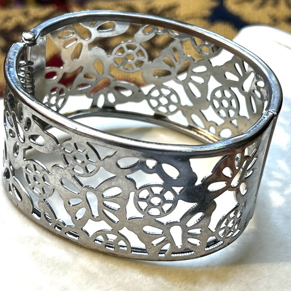 Lovely Silver Butterfly Scroll Cuff Bracelet - Picture 2 of 6